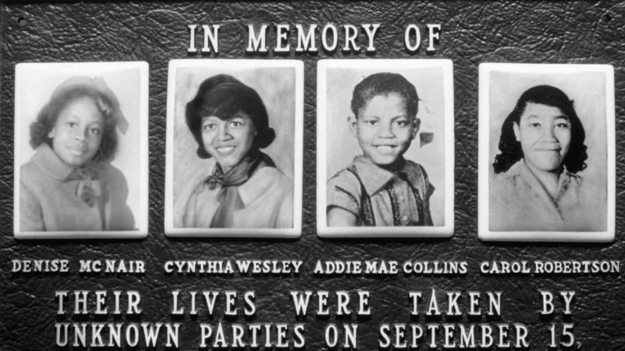 Cena do filme Quatro Meninas: Uma História Real