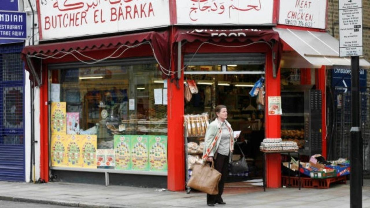 Cena do filme London River - Destinos Cruzados