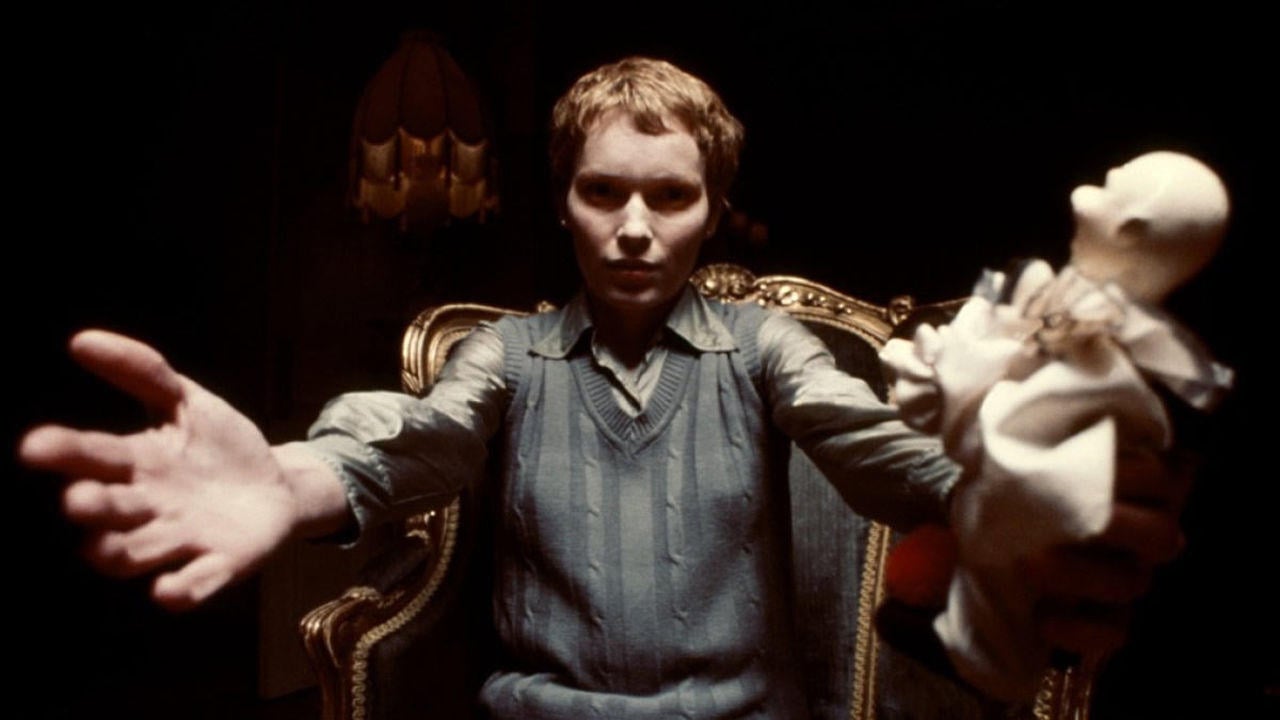 Cena do filme Demônio Com Cara de Anjo